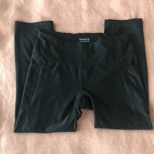 Reebok Capri XS Black Leggings